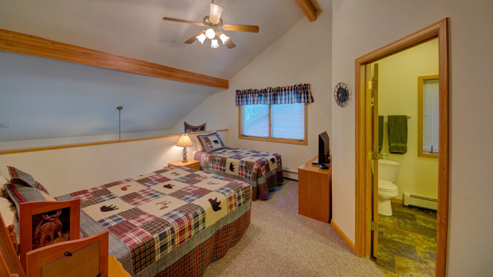 River Stone 2 bedroom Open Loft - River Stone Resorts and Bear Paw Suites